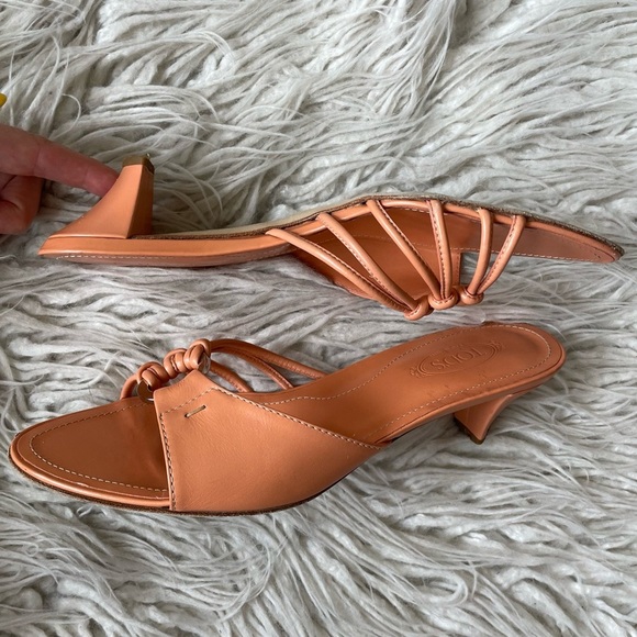 Tod’s Vintage Salmon Leather Brigitte 45mm Strappy Ring Slide Kitten Heel Mule 7 - Picture 3 of 10